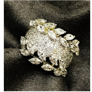 Flower Shape 9KT Swarovski Ladies Ring