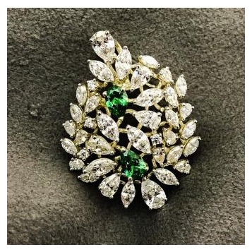 Leaf Shape 9KT Contemporary Swarovski Pendant Set