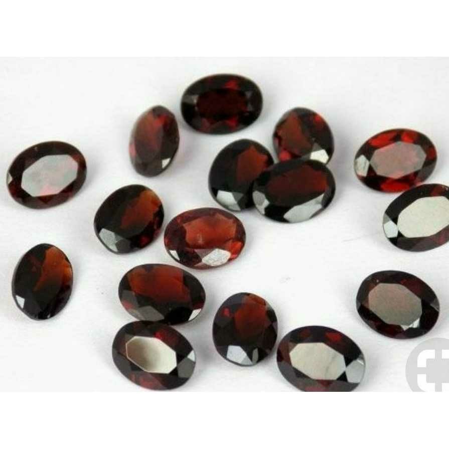 9ct oval red garnet