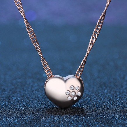 Fashionable Heart Shape Necklace