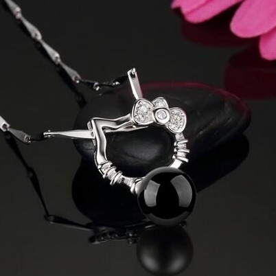 Antique Style Ladies Pearl Necklace