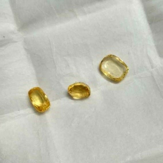 10ct cushion yellow yellow-sapphire-pukhraj