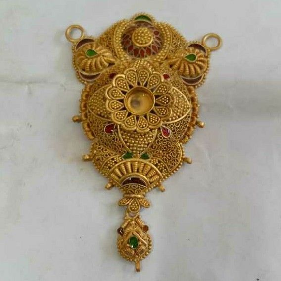 916 Stylish Gold Pendant