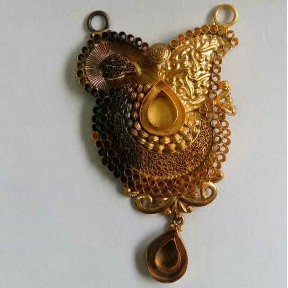 916 Delicate Gold Ladies Mangalsutra Pendant
