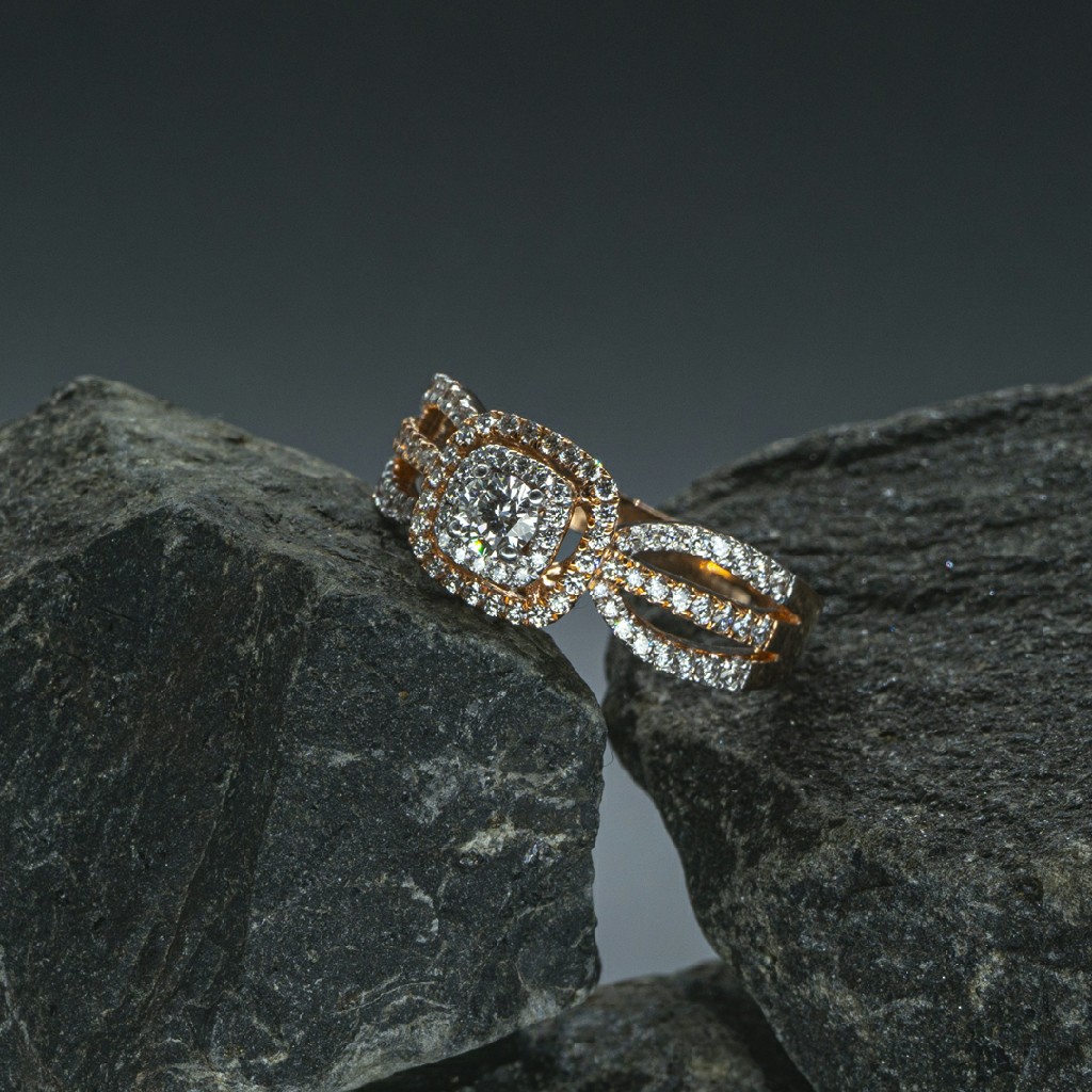 Trendy ladies Daimond Ring