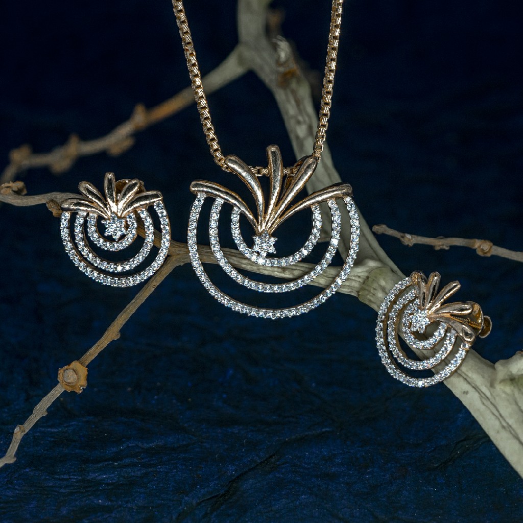 Rose gold pendant set