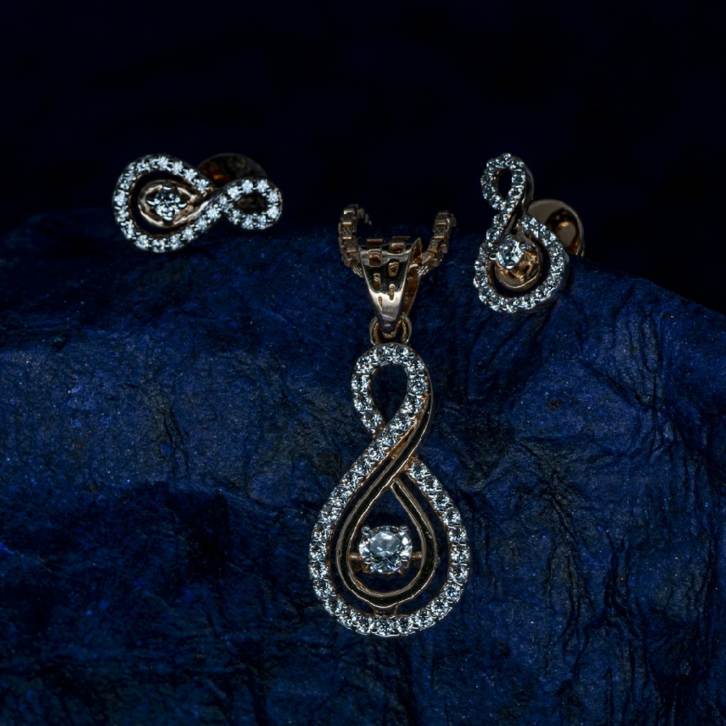 Rose gold pendant set