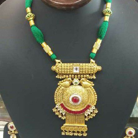 22KT Gold Antique Colored Stone Necklace Set