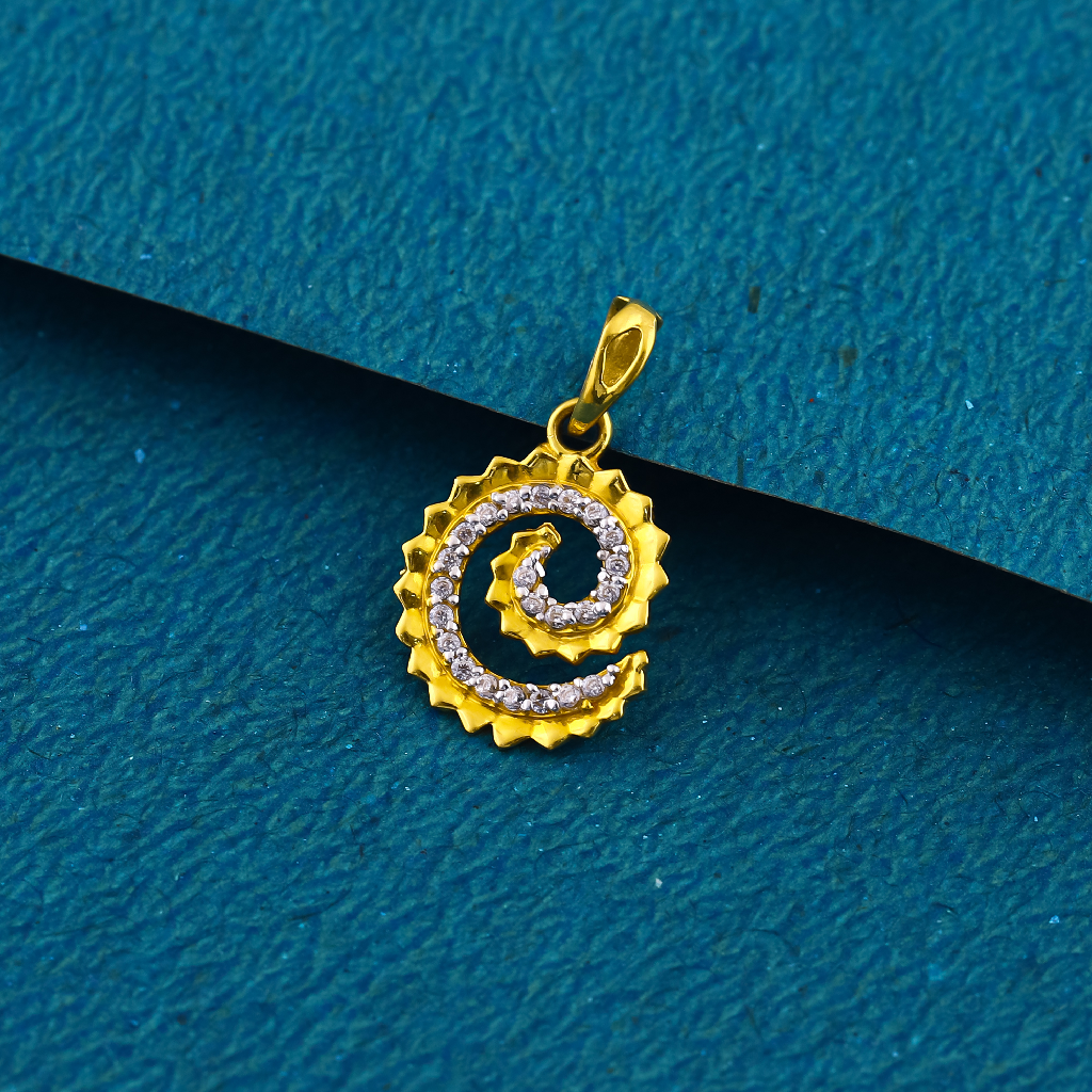 22K 916 Unique Design Fancy Daily Wear Pendant For Everyone
