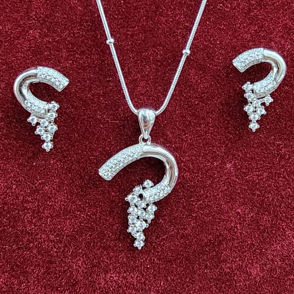 925 Sterling Silver Stylish Pendant Set