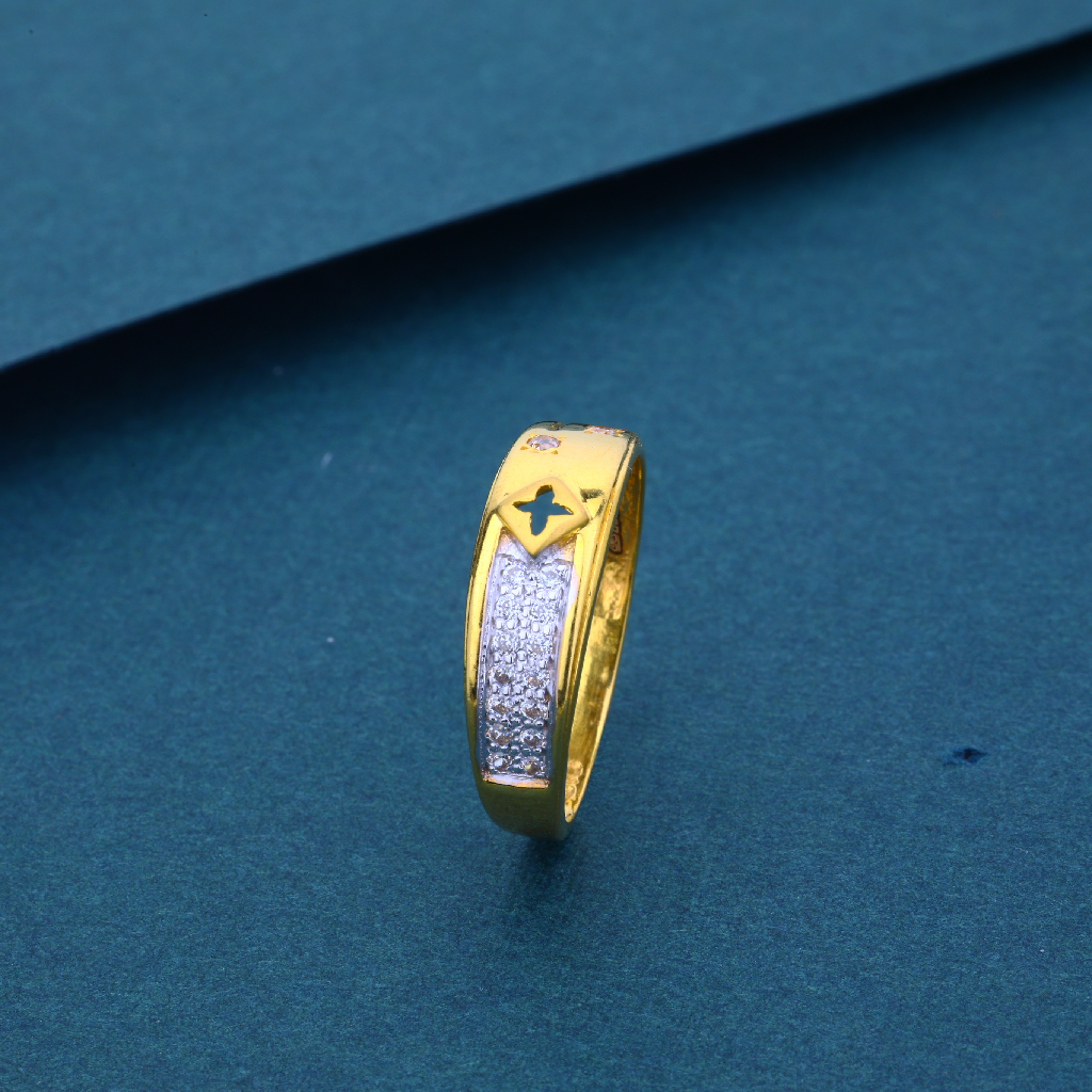 22k gold fancy ladies ring