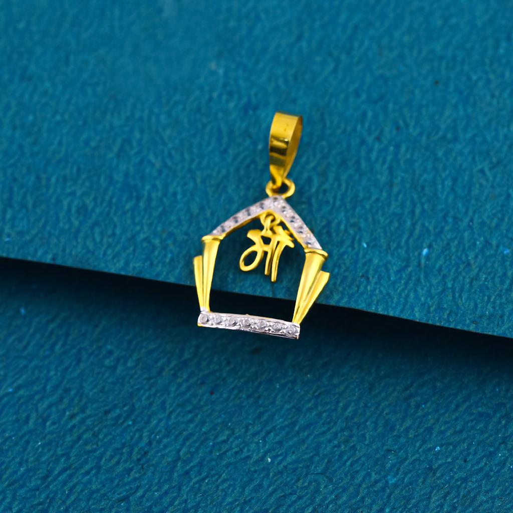 18k Fancy Diamond Maa Pendant