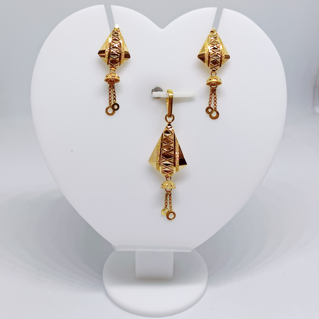 18k gold plain hanging pendant set
