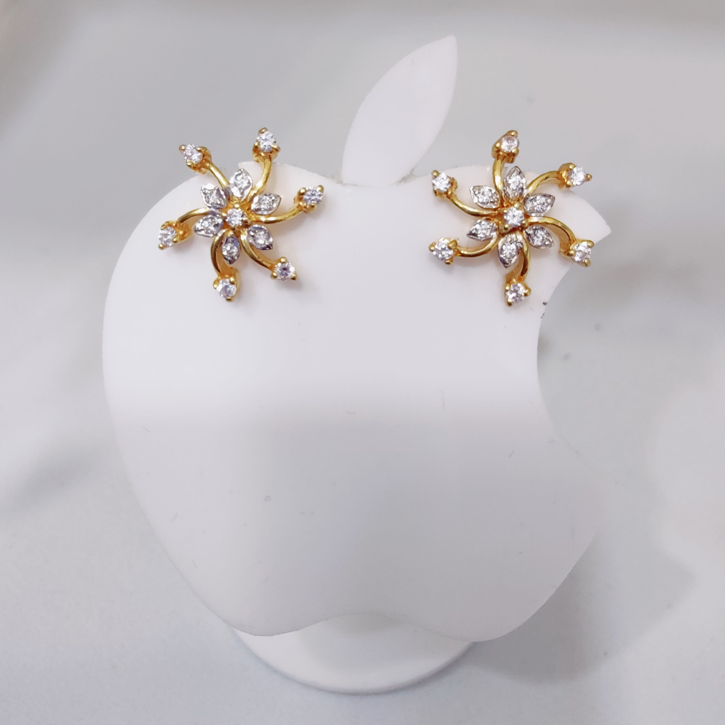 18k gold stone sitting exclusive ladies earring