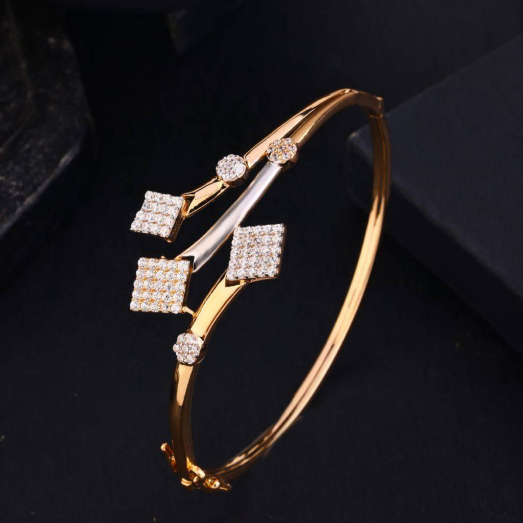 916 gold square shape exclusive ladies bracelet