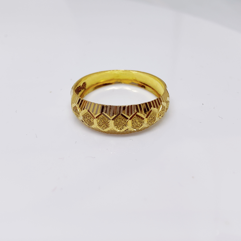 22k gold plain nakshi work ladies ring