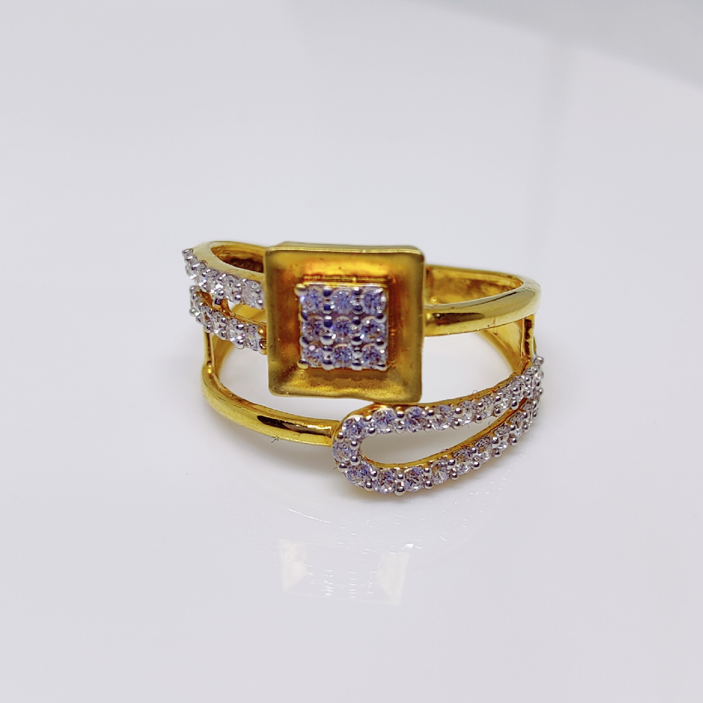 22K Gold Diamond Ladies Ring