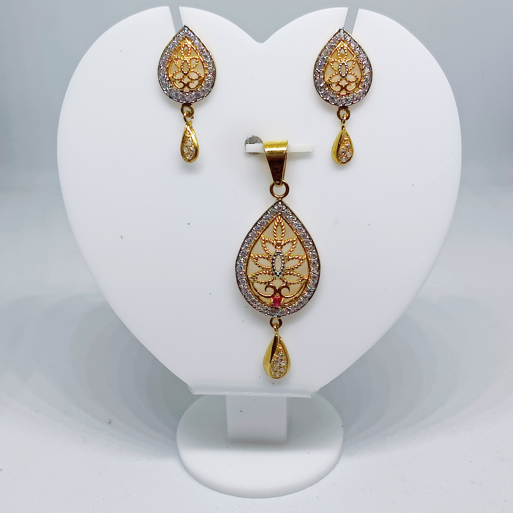 20k gold Contemporary design exclusive pendant set