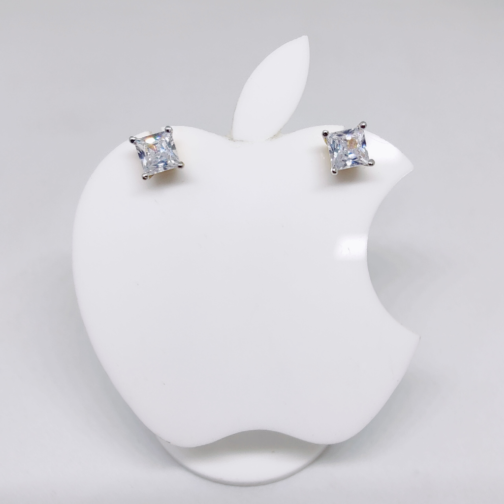 18k Gold Soliter Square Dimond Earring