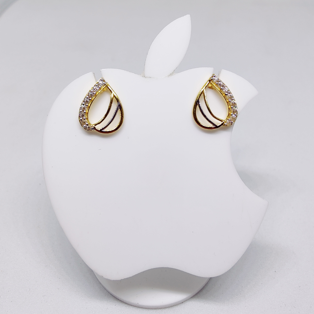 18k gold classy diamond earrings
