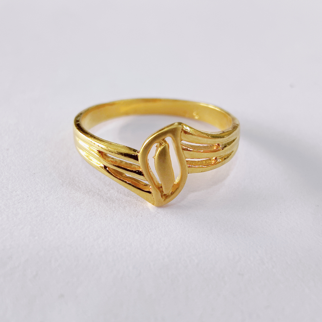 22k gold plain cross ladies ring