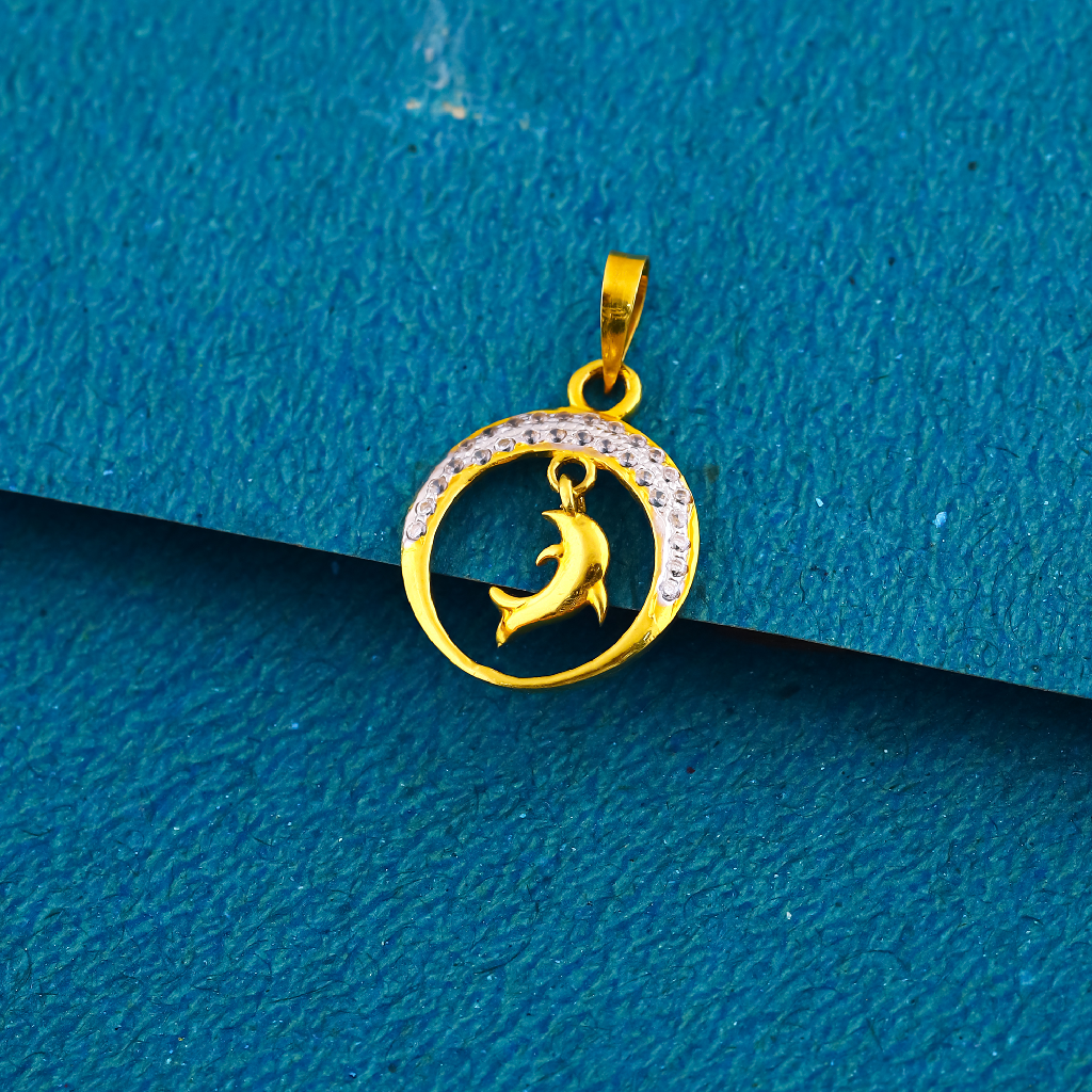 20k gold fish hanging round shape diamond pendant