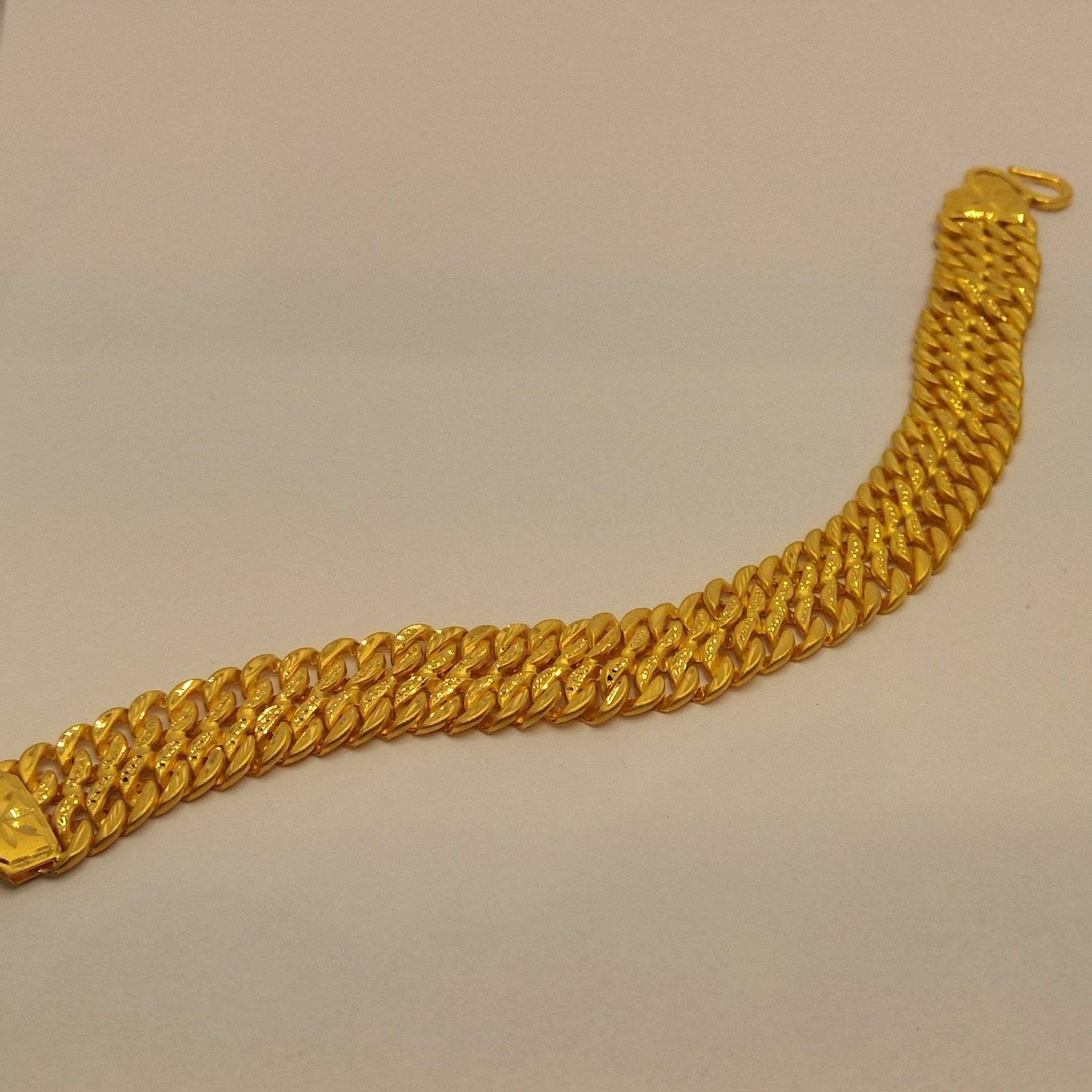 916 Gold Fancy Gents Lucky