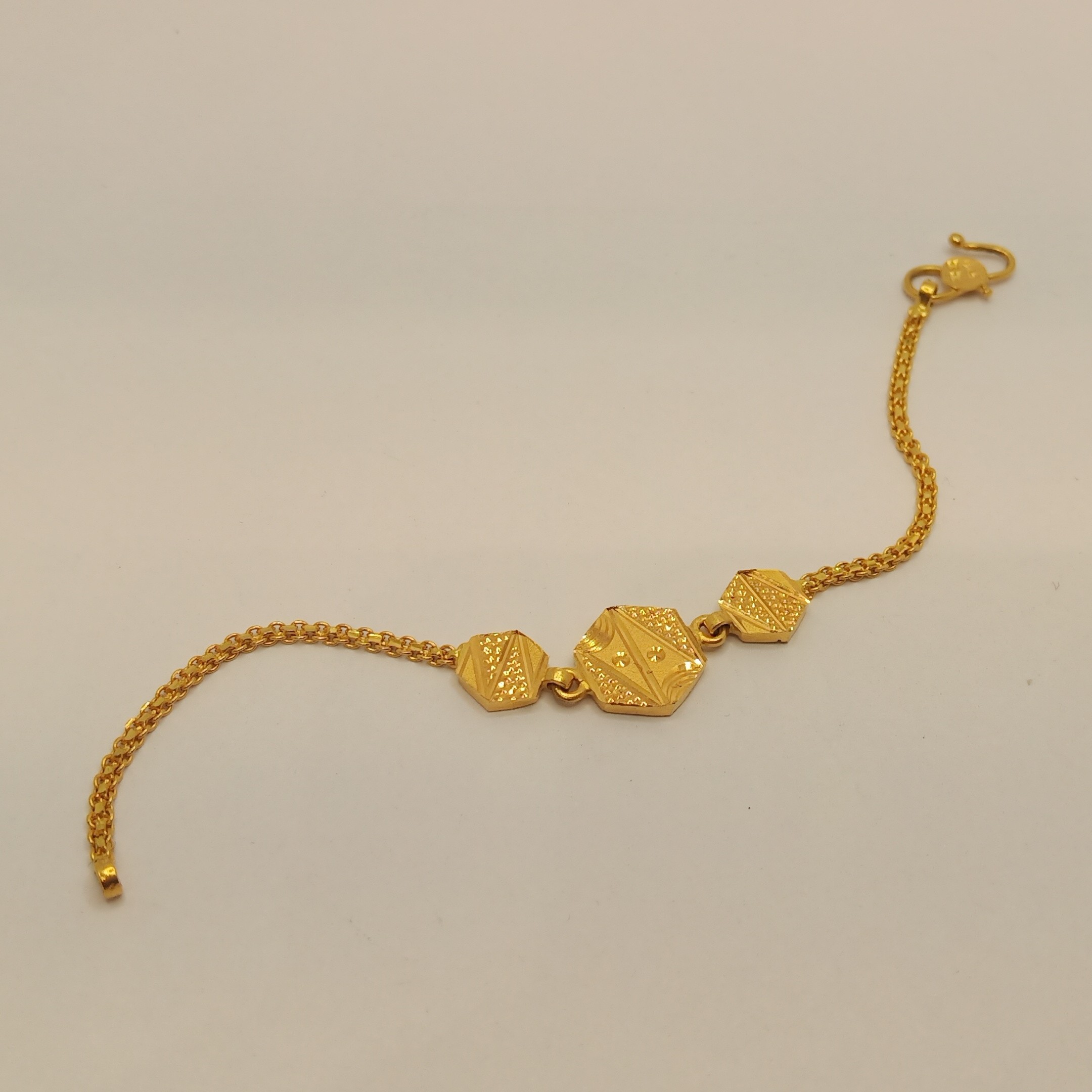 22K Gold Hallmarked Lucky For Women