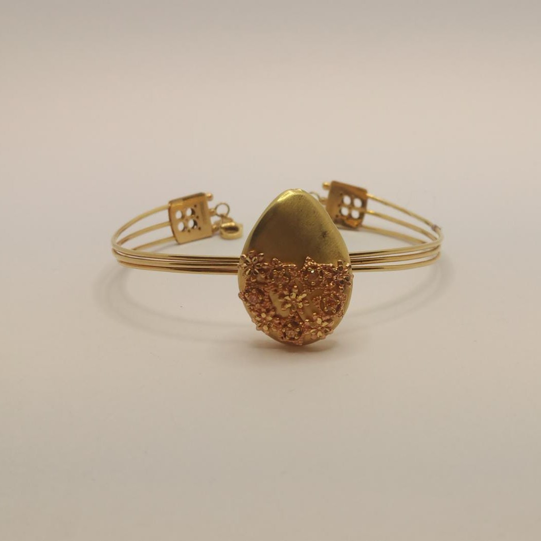 18K Gold Elegant Bracelet