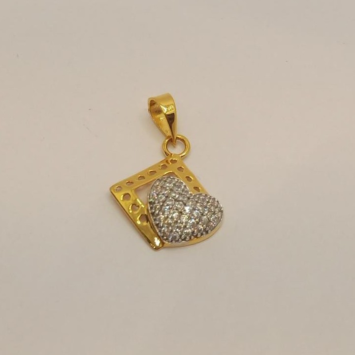 22k gold diamond heart design pendant