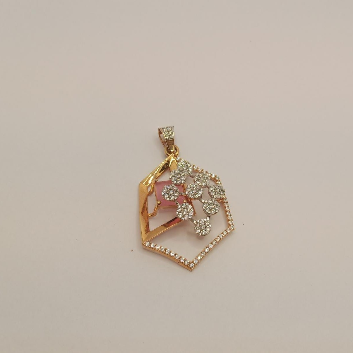 18k gold diamond pendant