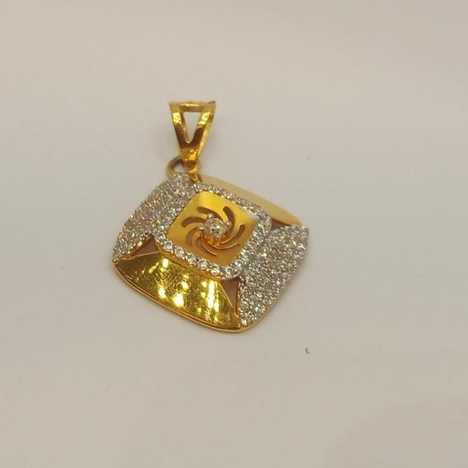 22k gold diamond pendant