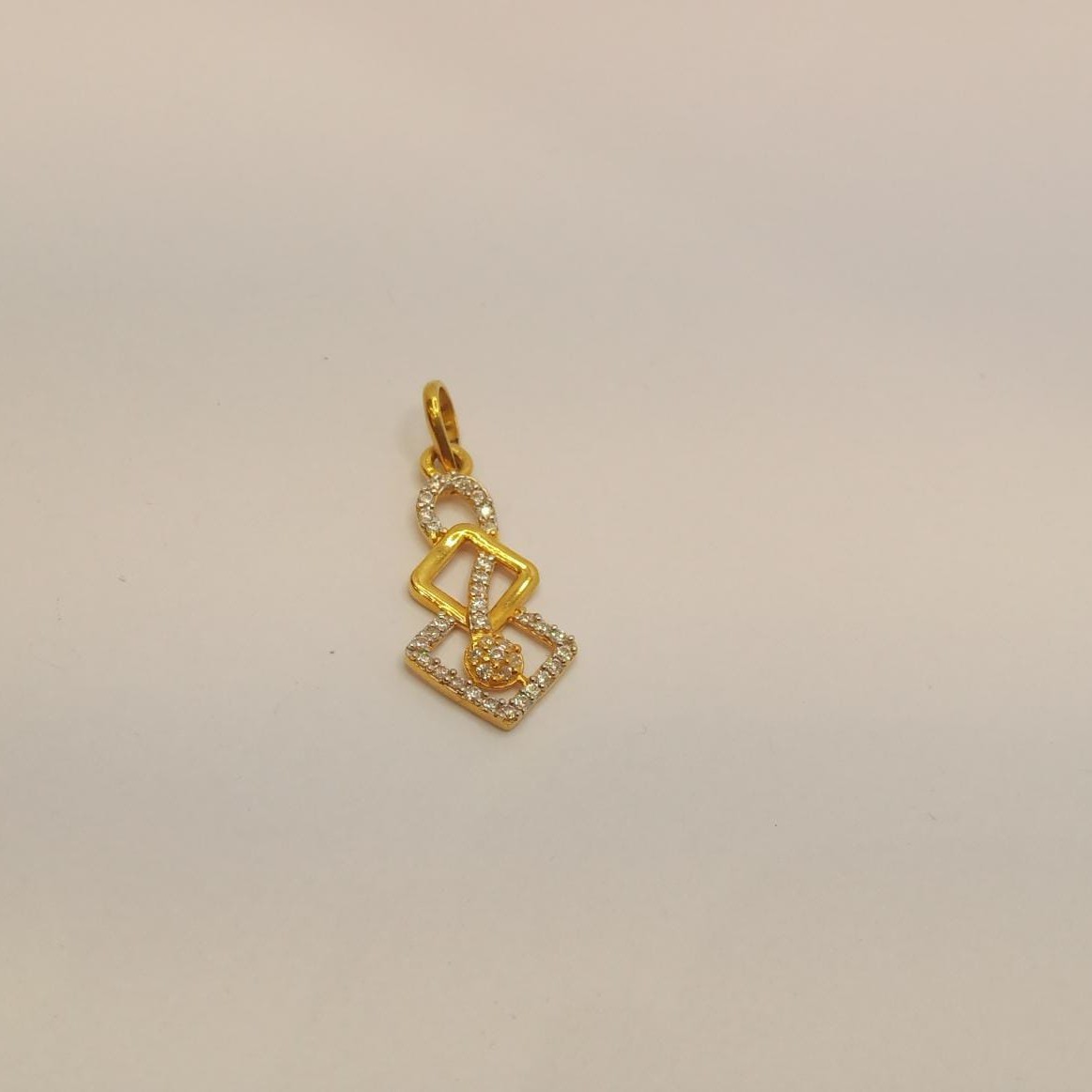 22k gold diamond pendant