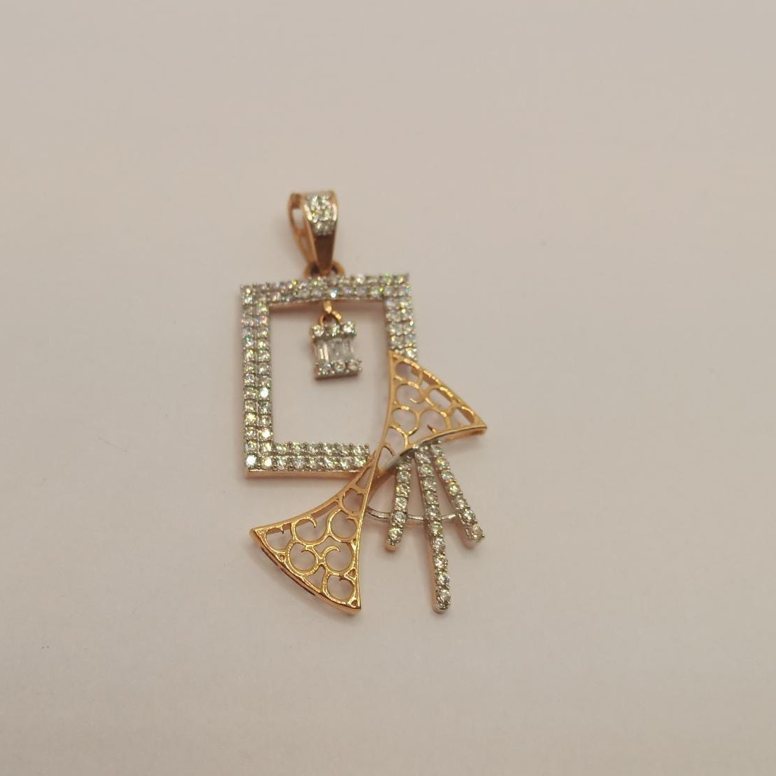 18K Gold Delicate Pendant