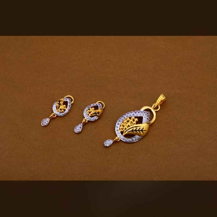 22ct 916hm pendant set light weight