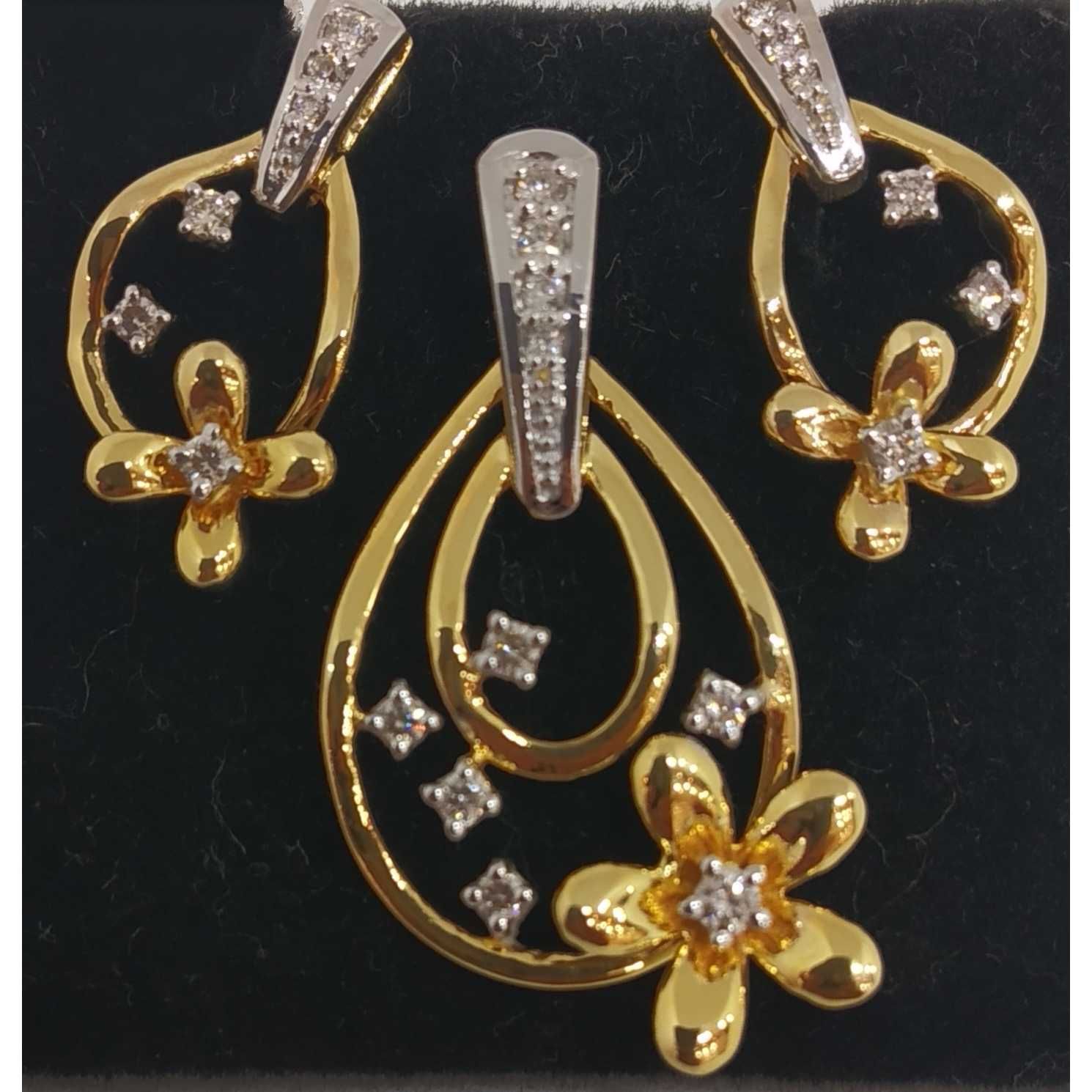 REAL DIAMOND FLOWER DESIGNED PENDANT SET