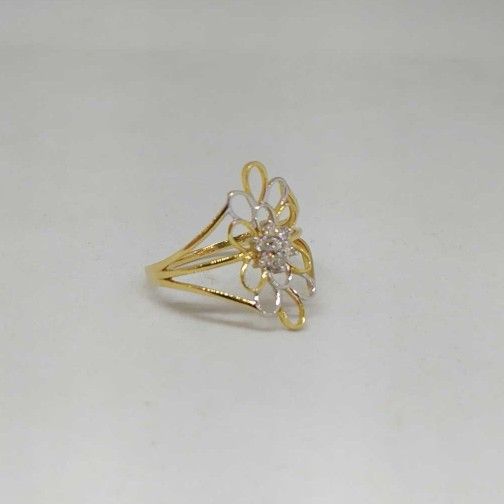 REAL DIAMOND BRANDED FLOWER DESIGNED LADIES RING