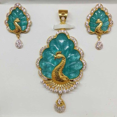 22 KT GOLD PEACOCK DESIGNED PENDANT SER