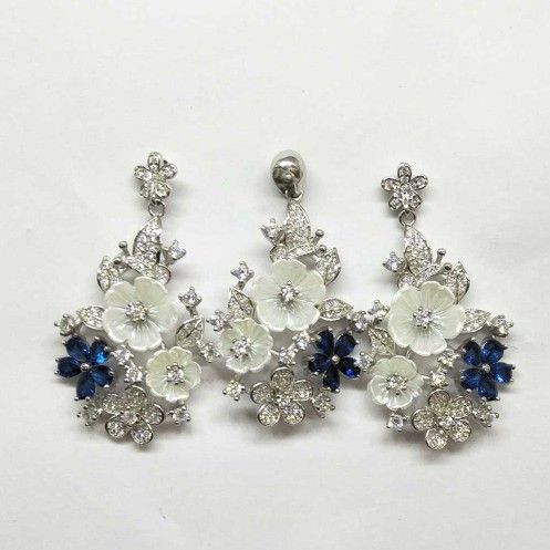 925 Sterling Silver Flower Designed Pendant Set