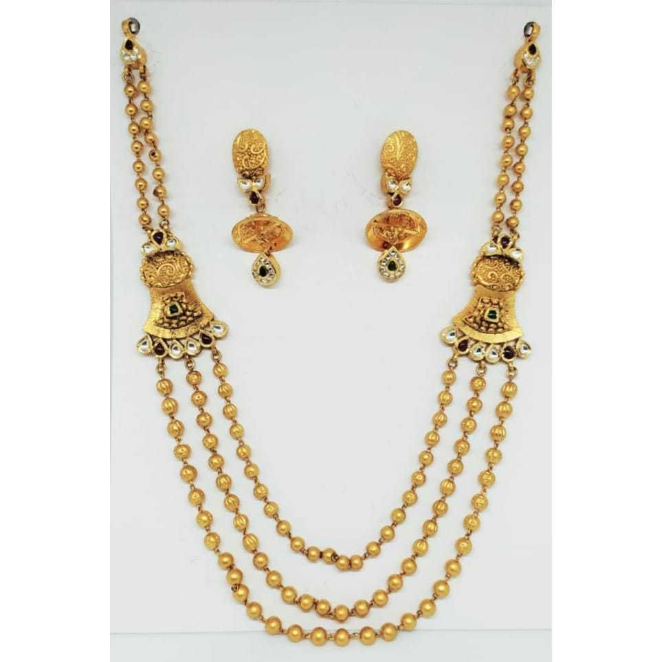 22 kt gold antique set