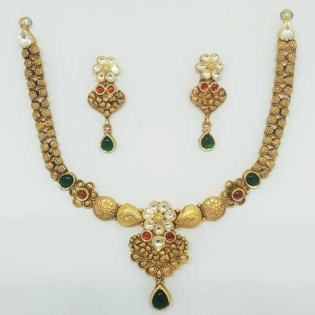 22 kt gold antique set