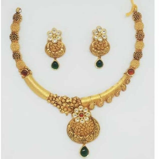 22 kt gold antique set