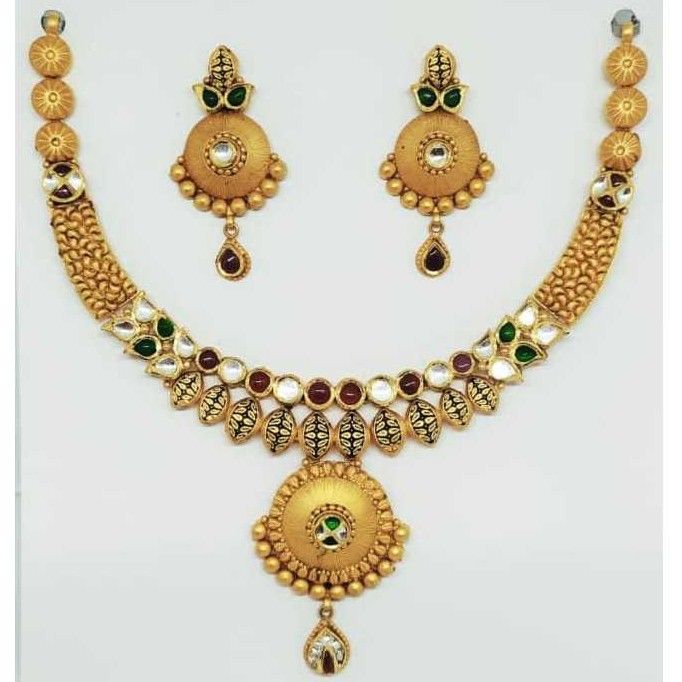 22 kt gold antique set