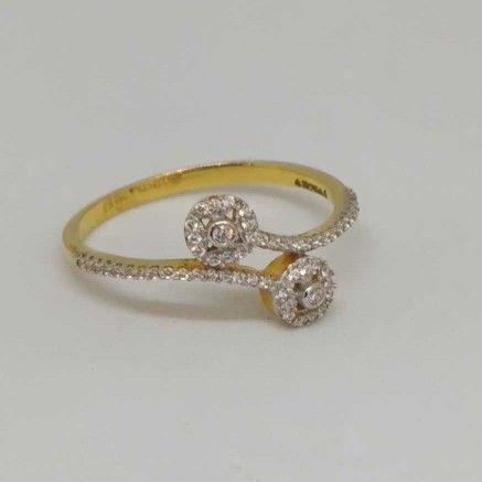 18 Kt Gold Ladies Branded Ring