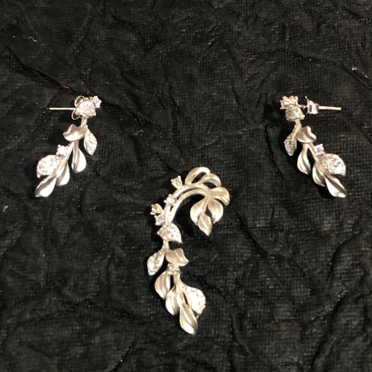 unique fancy pendant set