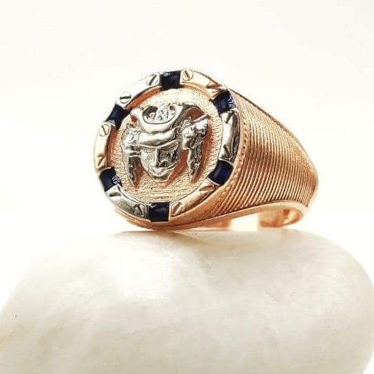 King fancy ring