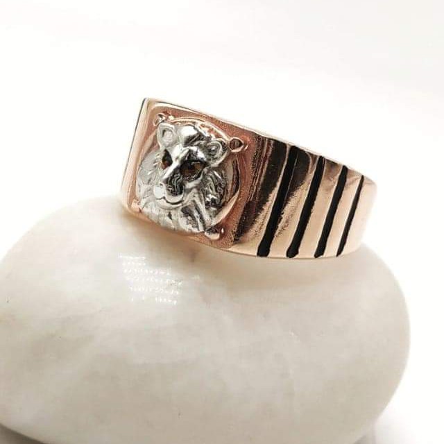 Fancy ring