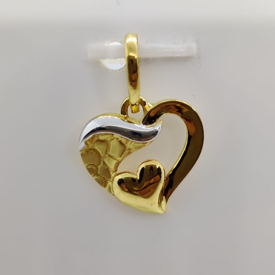 22kt gold cz fancy pendant