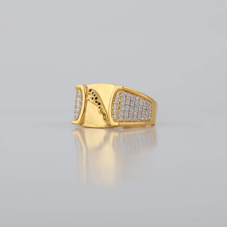 22 kt gold cz stone jaguar logo ring