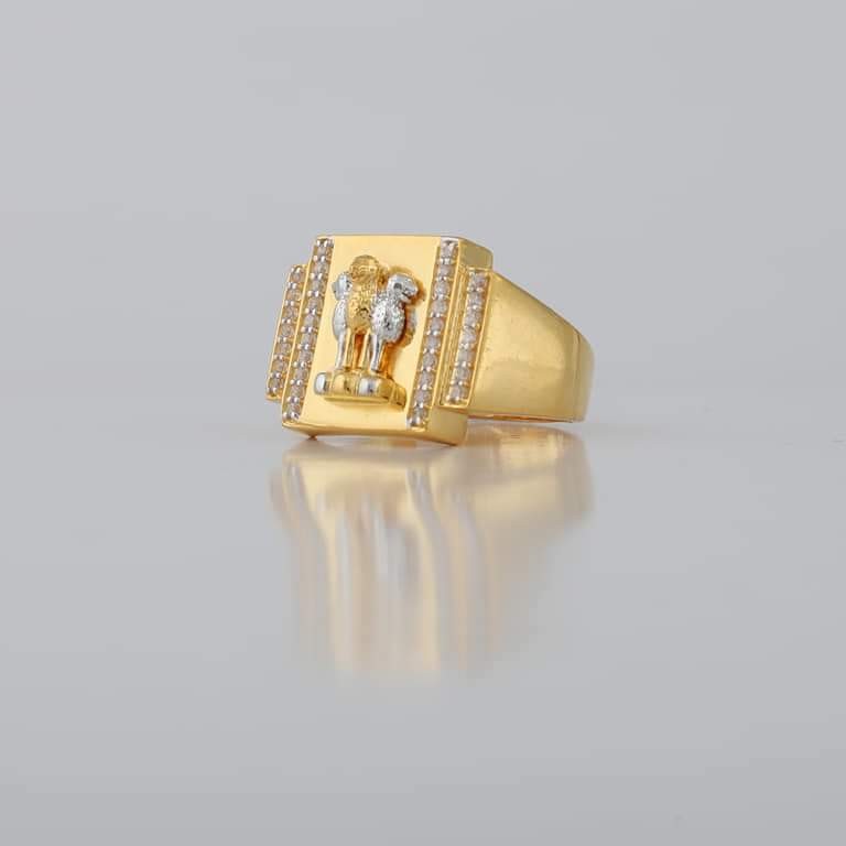 22 kt gold fancy cz ring